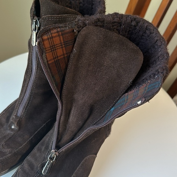 Aquatalia Suede Wedge Heel Boots Knit Sweater Collar Front Zipper Weatherproof - Picture 14 of 17